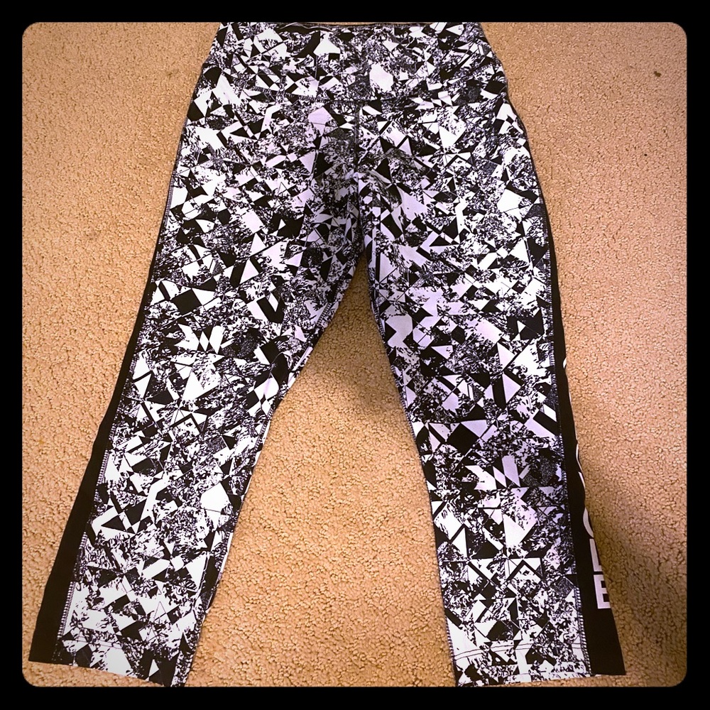 Nike “Soul Cycle” Capri 1 hour sale!!